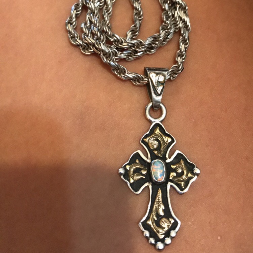 Hyo silver cross necklace